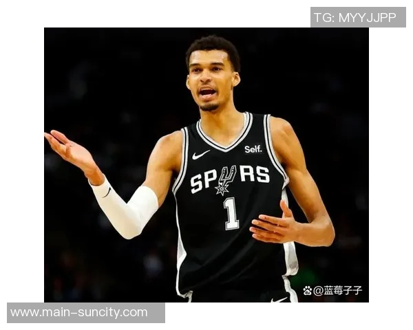 文班在单场比赛中砍下40分15篮板3盖帽零失误成为近40年第三人 文班在单场比赛中砍下40分15篮板3盖帽零失误成为近40年第三人