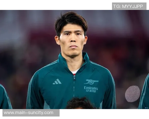 富安健洋今夏与阿森纳解约将与阿贾克斯签约半年开启新篇章
